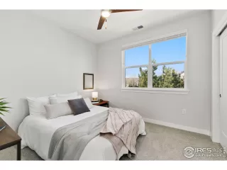 Photo #6: 1003218 Listing