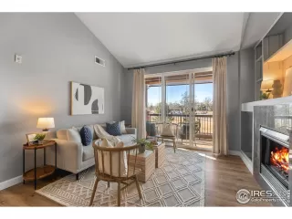 Photo #3: 1003243 Listing