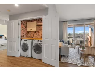 Photo #5: 1003243 Listing