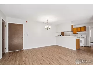 Photo #4: 1003361 Listing