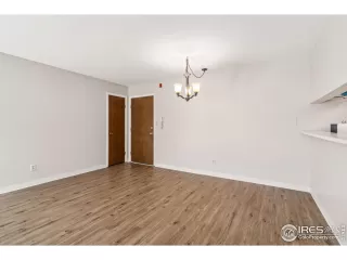 Photo #5: 1003361 Listing