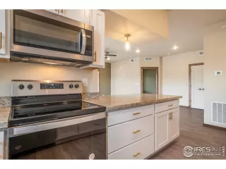 Photo #3: 1003369 Listing