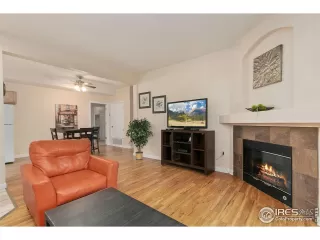 Photo #4: 1003392 Listing