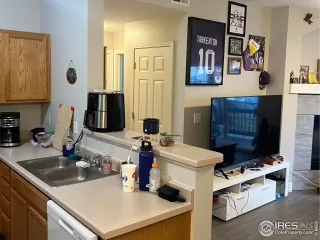 Photo #4: 1003418 Listing