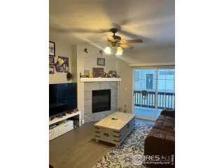 Photo #6: 1003418 Listing