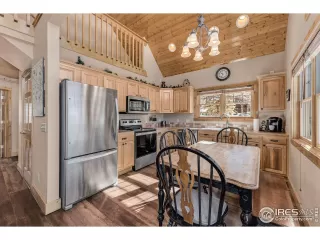 Photo #6: 1003437 Listing