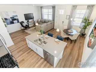 Photo #5: 1003506 Listing