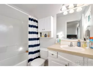 Photo #4: 1003528 Listing