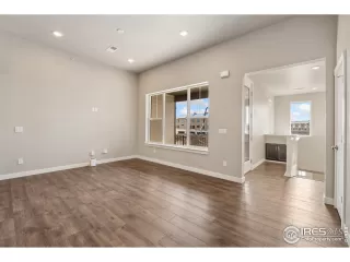 Photo #4: 1003571 Listing