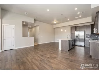 Photo #5: 1003571 Listing