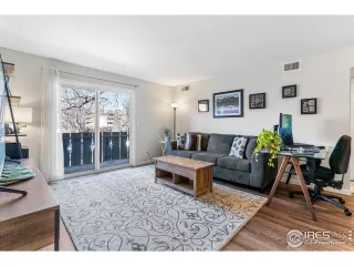 Photo #2: 1003579 Listing