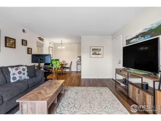 Photo #4: 1003579 Listing