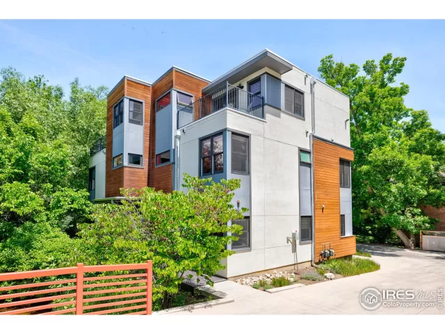 MLS: 1003605 Condo For Sale