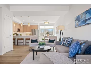 Photo #4: 1003607 Listing