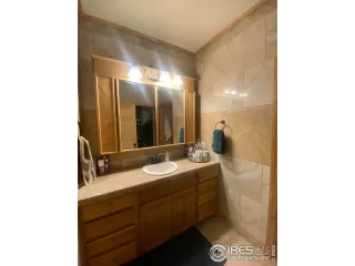 Photo #6: 1003618 Listing