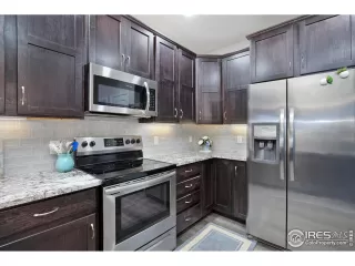 Photo #6: 1003621 Listing