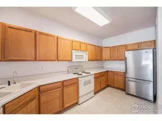 Photo #4: 1003635 Listing