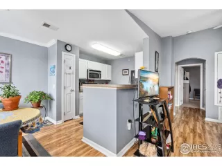 Photo #5: 1003651 Listing