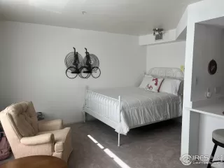 Photo #5: 1003762 Listing