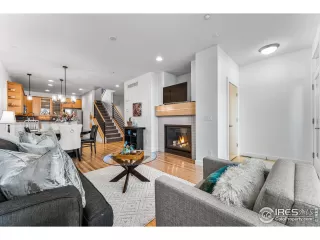 Photo #1: 1003884 Listing 