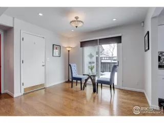 Photo #5: 1003942 Listing