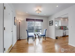 Photo #6: 1003942 Listing