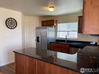 Photo #3: 1003967 Listing