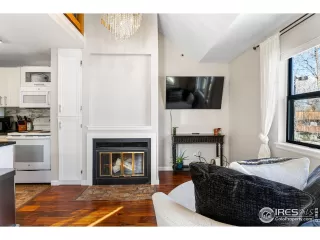 Photo #4: 1003971 Listing