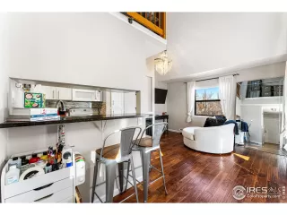 Photo #6: 1003971 Listing