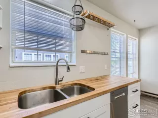 Photo #5: 1003979 Listing