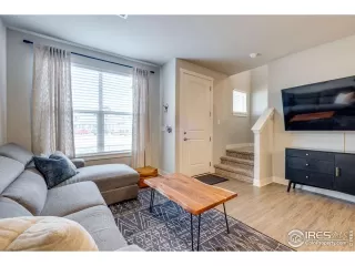 Photo #6: 1004013 Listing