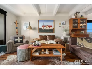 Photo #5: 1004021 Listing