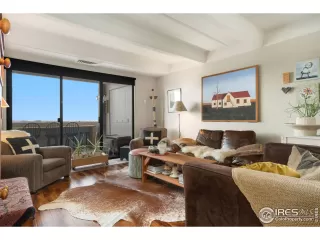 Photo #6: 1004021 Listing