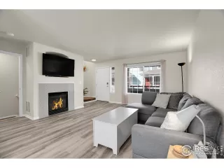 Photo #6: 1004076 Listing