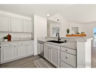 Photo #3: 1004146 Listing