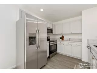 Photo #4: 1004146 Listing