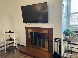 Photo #4: 1004241 Listing