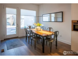 Photo #5: 1004296 Listing