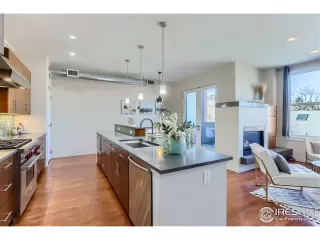 Photo #2: 1004312 Listing