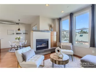 Photo #3: 1004312 Listing