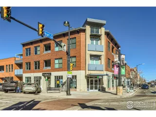 Photo #4: 1004312 Listing