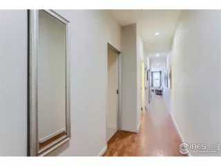 Photo #6: 1004312 Listing