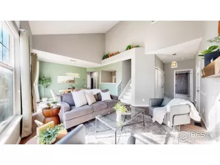 Photo #3: 1004326 Listing