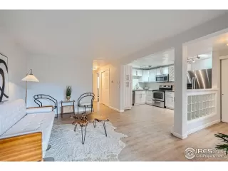 Photo #2: 1004352 Listing