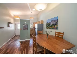 Photo #2: 1004361 Listing