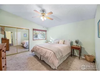 Photo #6: 1004361 Listing