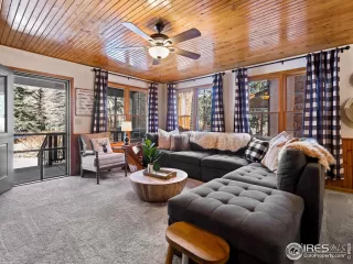 Photo #3: 1004379 Listing