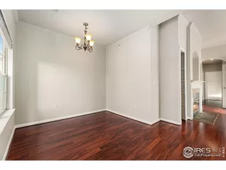 Photo #6: 1004436 Listing