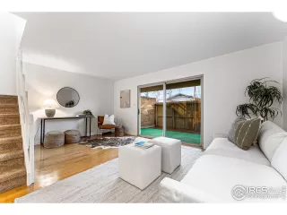 Photo #1: 1004462 Listing