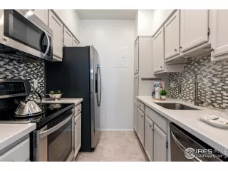 Photo #3: 1004486 Listing